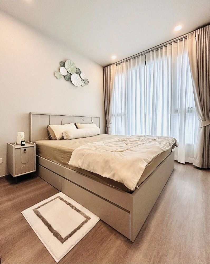 For rent Whizdom by the forestias, furnished room, ready to move in, white tone, comfortable to the eyes, affordable price, hurry and reserve now.
