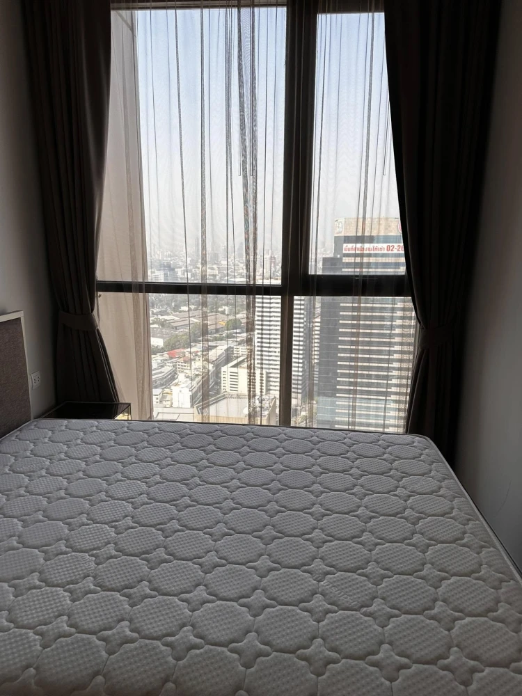 For sale Oka Haus Sukhumvit 36, ready to move in, 38th floor, high view, great price, book now, don't miss out.