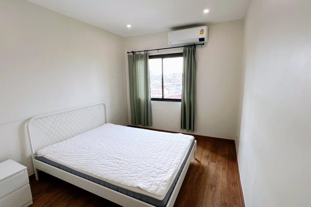 For sale or rent: A-Space Asoke-Ratchada condo. Spacious rooms with ample living space. Book yours now! Don't miss out!
