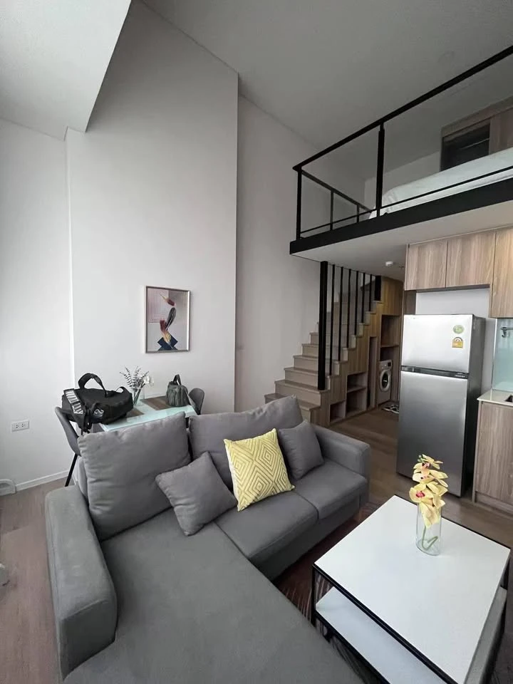 For sale Siamese Sukhumvit 87 Duplex room, 18th floor, great view, great price, buy now, don't miss out.