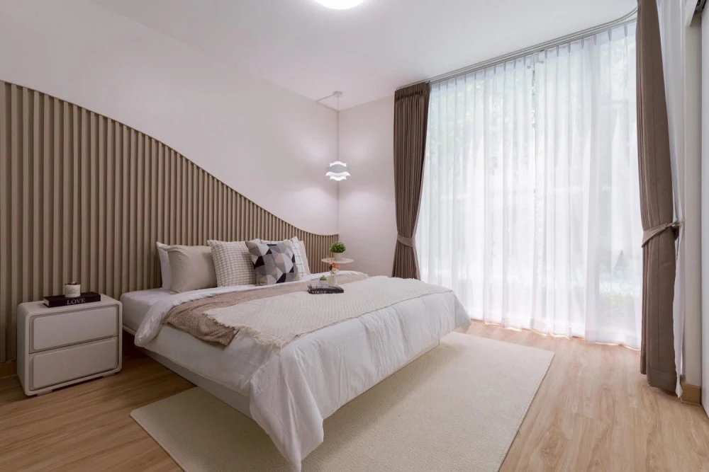 For sale The IRIS Rama 9-Srinakarin, very spacious room, lots of usable space, hurry up and reserve now, don't miss out.