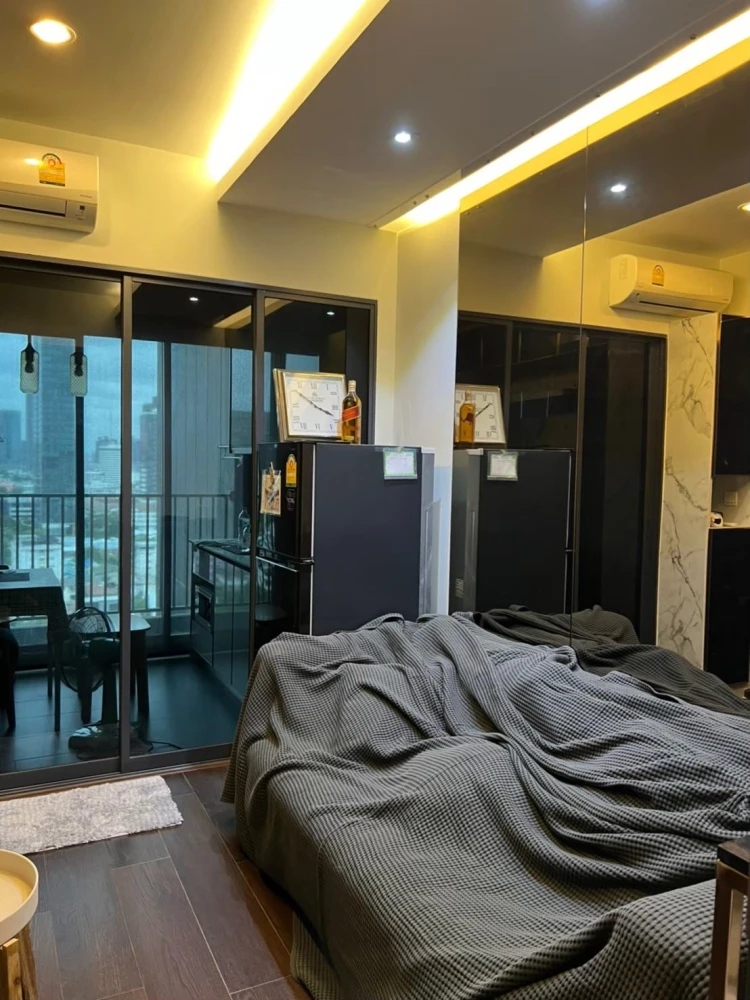 For sale/rent urgently!! Condo C Ekkamai, studio room, size 27 sq m., 16th floor, ready to move in, hurry and reserve now.