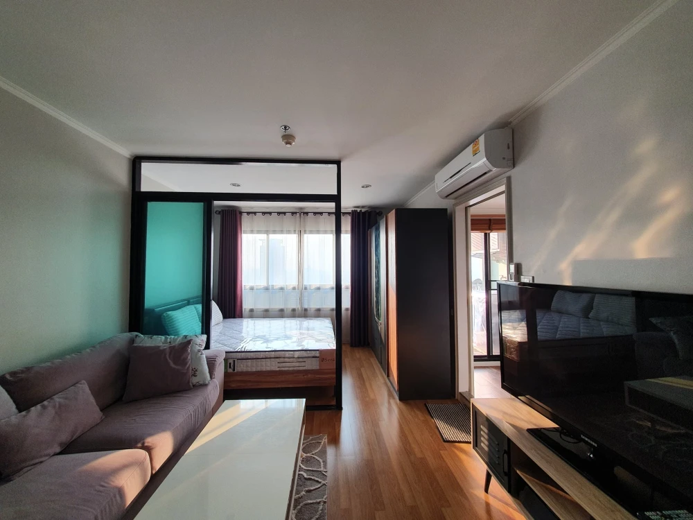 ขาย Lumpini Place Phahol-Sapankhwai ห้องสตูดิโอ ตกแต่งคุมโทน มาพร้อมเฟอร์ครบครัน จองเลย