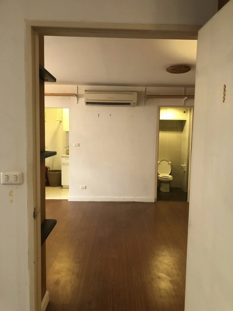 ขายคอนโดวันเอ็กซ์ สาทร-นราธิวาส ห้องกว้างขวาง พื้นที่ใช้สอยเยอะ ชั้น 2 วิวต้นไม้ ทำเลห้องดีมาก ซื้อเลยจ้า