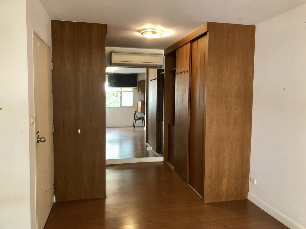 ขายคอนโดวันเอ็กซ์ สาทร-นราธิวาส ห้องกว้างขวาง พื้นที่ใช้สอยเยอะ ชั้น 2 วิวต้นไม้ ทำเลห้องดีมาก ซื้อเลยจ้า