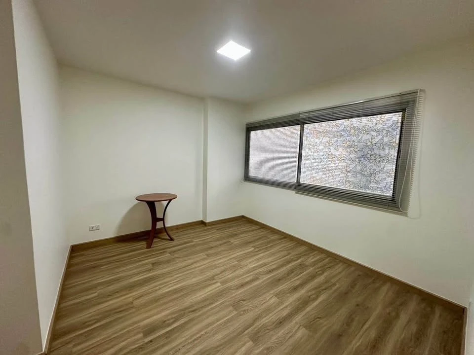 ขายคอนโด การ์เด้น คอร์ท ชั้น 4 ห้องมุม ห้องใหญ่ อยู่ได้ทั้งครอบครัว มาเป็นเจ้าของได้แล้ววันนี้ อย่าพลาด