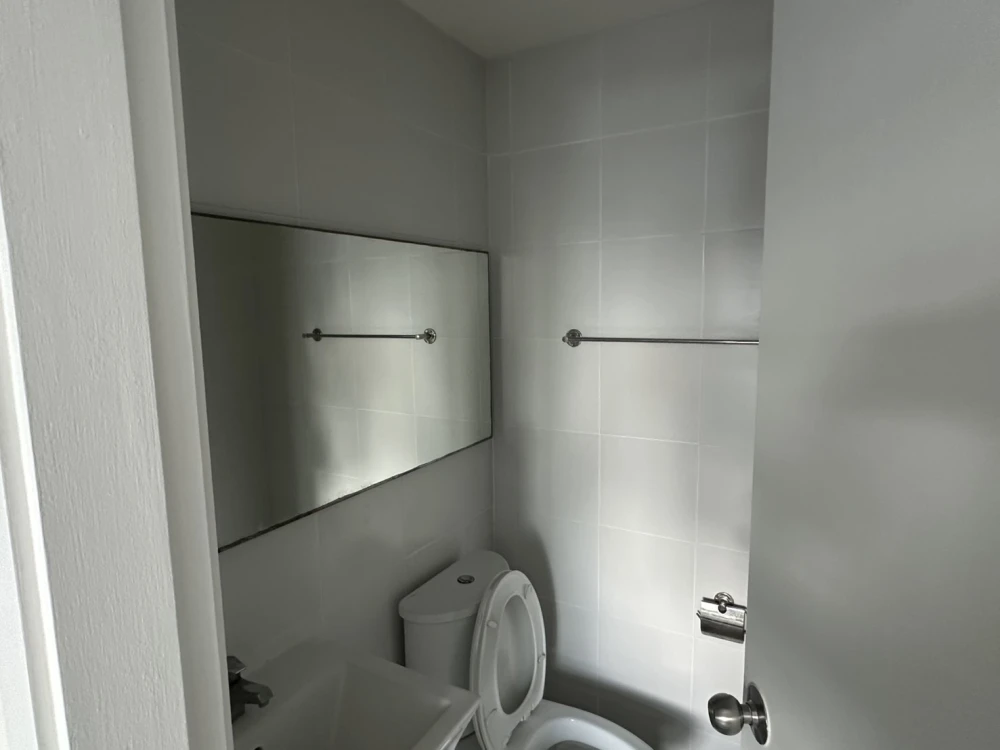 ขายคอนโด Aspire ngamwongwan พร้อมอยู่ เฟอร์นิเจอร์+เครื่องใช้ไฟฟ้าครบชุด รีบจองได้เลยจ้า