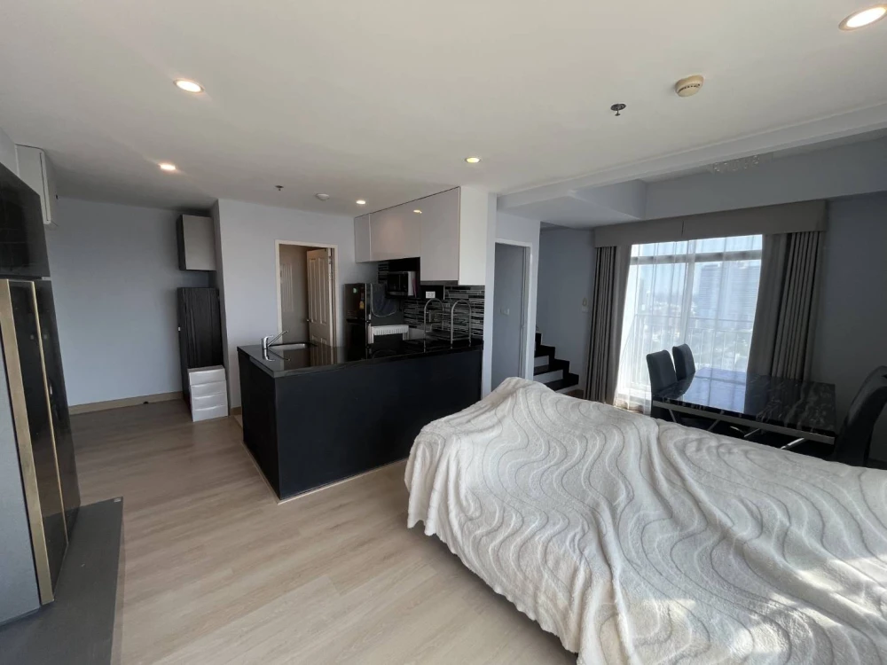 ขายคอนโด Duplex ทำเลศักยภาพใจกลางสาทร ✨ โครงการ Bangkok Horizon Sathorn–Narathiwas