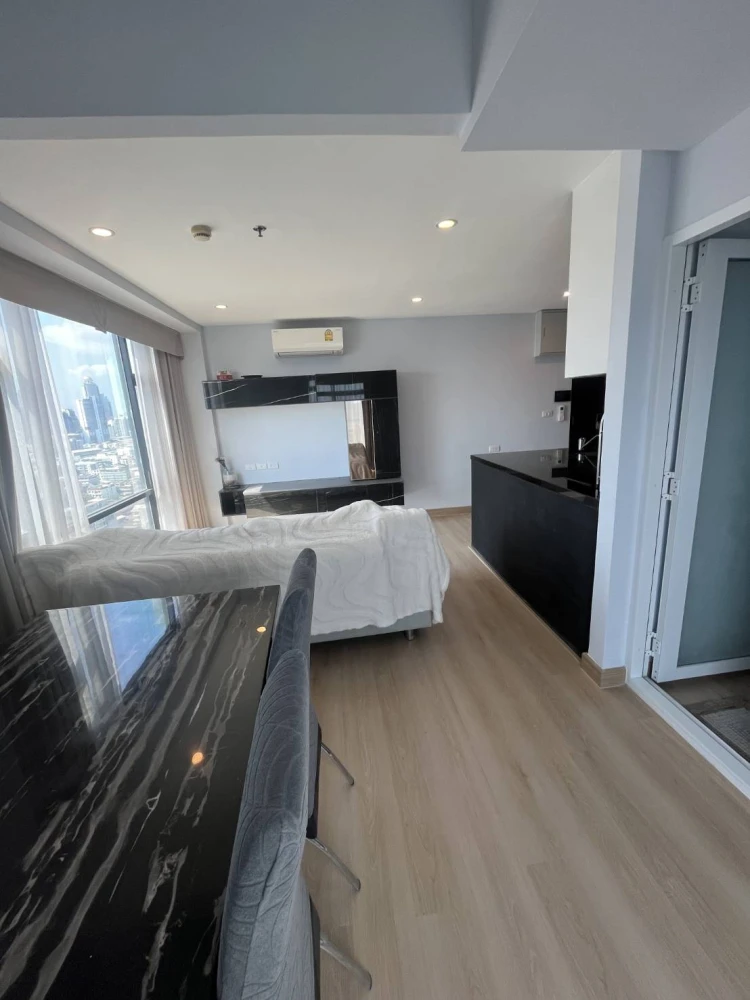 ขายคอนโด Duplex ทำเลศักยภาพใจกลางสาทร ✨ โครงการ Bangkok Horizon Sathorn–Narathiwas
