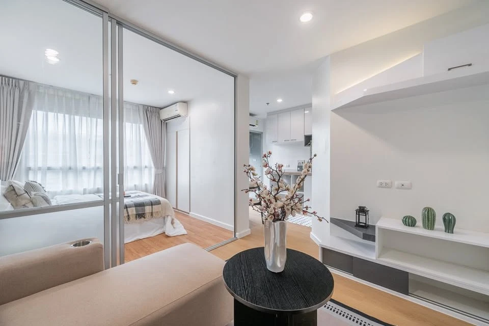 ขายคอนโด Lumpini Ville Ramkhamhaeng 60/2 ห้องแต่งน่าอยู่ โทนขาวสบายตา ราคาสบายใจ รีบมาจับจองด่วนๆ