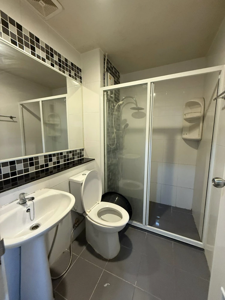 ขายคอนโด REGENT HOME 18 CHANGWATTANA-LAKSI ห้องกั้นแยกเป็นสัดส่วน แบ่งโซนชัดเจน ราคาดี ซื้อเลย