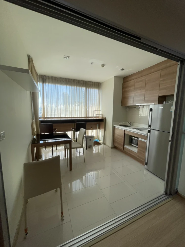 ขายคอนโด Rhythm รัชดา - ห้วยขวาง ห้องแบบ Sky Kitchen หายากมาก ไม่บล็อควิว ห้องทำเลดีมาก
