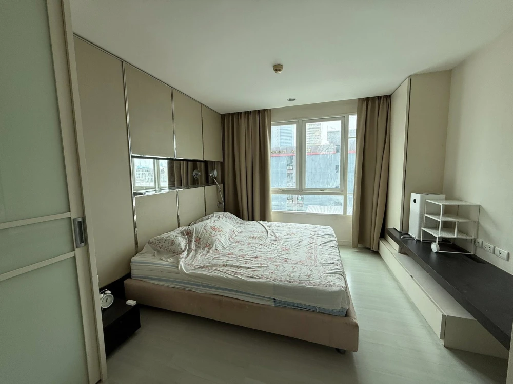 ขายคอนโด  The Bangkok Sathorn-Taksin ห้องพร้อมอยู่ พื้นที่ใช้สอยเยอะ ราคาอย่างโดน รีบมาเป็นเจ้าของได้แล้ววันนี้