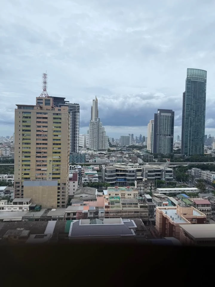 ขายดาวน์ ไลฟ์ เจริญนคร - สาทร ห้องมุม 2 วิว ชั้น 18 เห็น แม่น้ำ 100% บอกเลยว่าคุณต้องห้สามลพาด