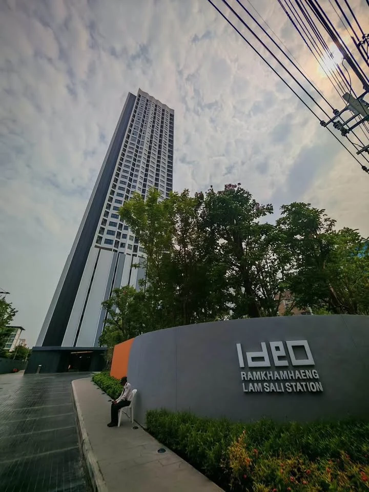ขายดาวน์ ไอดีโอ รามคำแหง - ลำสาลี ห้อง One Bed 31 ตรม. ชั้น 17 แถมฟรีเฟอร์นิเจอร์ครบชุด จองก่อนได้ก่อน