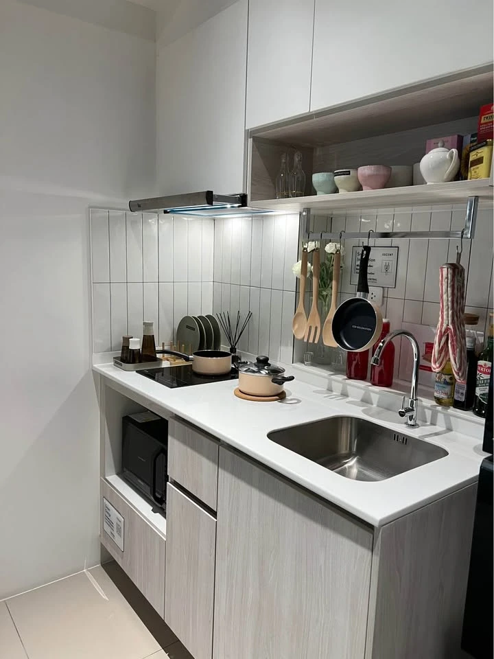 ขายดาวน์ ESCENT BANGNA ขนาด 32.99 ตารางเมตร ชั้น2 ตึกA Fully furnished ห้องนอนติดบันไดหนีไฟ วิวส่วนกลาง