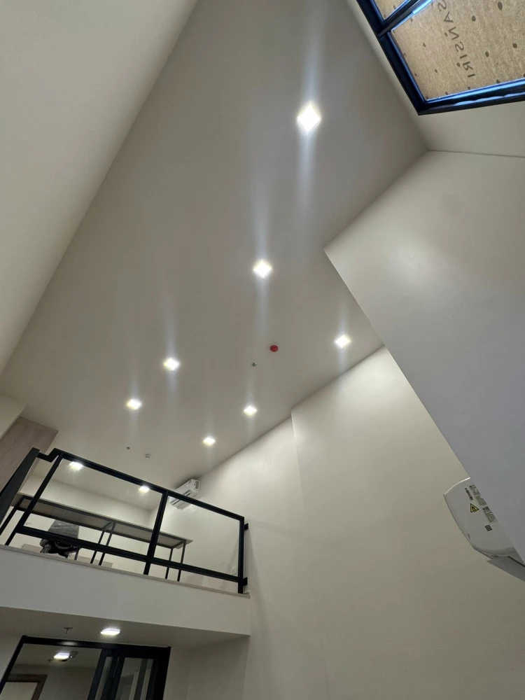 ขายดาวน์ flo by sansiri ห้องอยู่ชั้นสูงมากๆ ชั้น 20 พื้นที่ห้องกว้างมาก ต้องจัดแล้ว