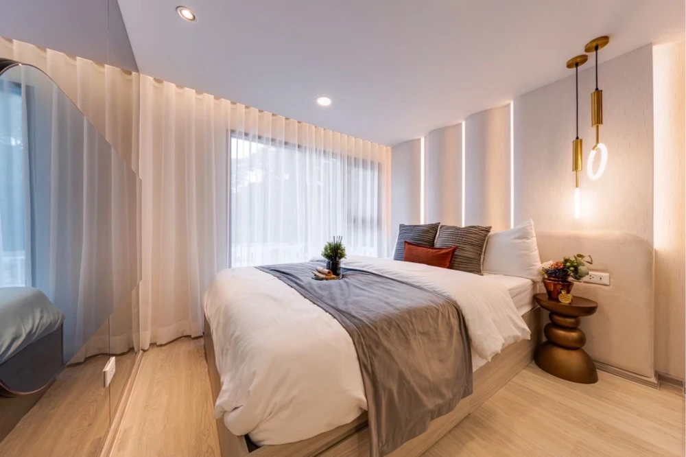 Selling a pre-sale unit at Origin Place Phetkasem, 6th floor, fully furnished with appliances. Book now!