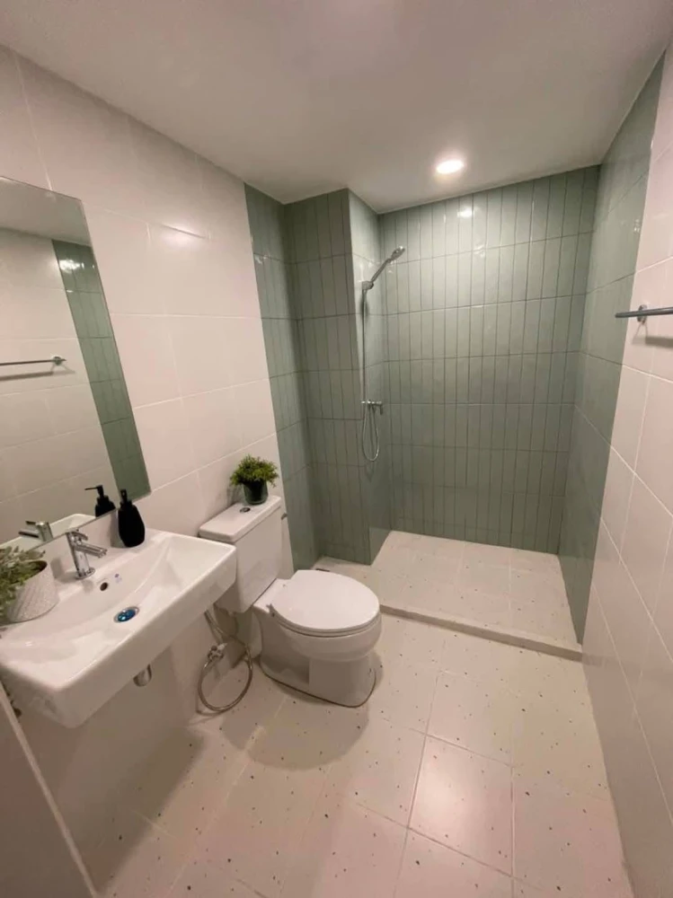 ขายดาวน์ The Origin Sukhumvit - Praksa ห้องเปล่า ทำเลดี เดินทางสะดวก มองเห็นวิวสระว่ายน้ำ ห้ามพลาด