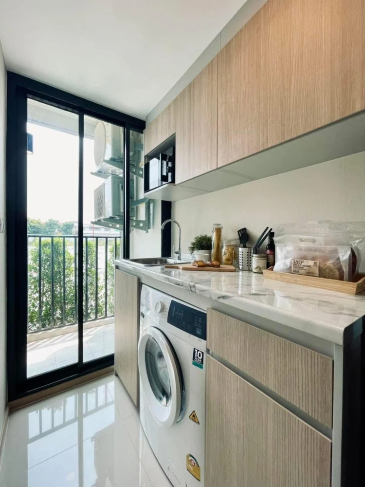 ขายดาวน์ The Origin Sukhumvit - Praksa ห้องเปล่า ทำเลดี เดินทางสะดวก มองเห็นวิวสระว่ายน้ำ ห้ามพลาด