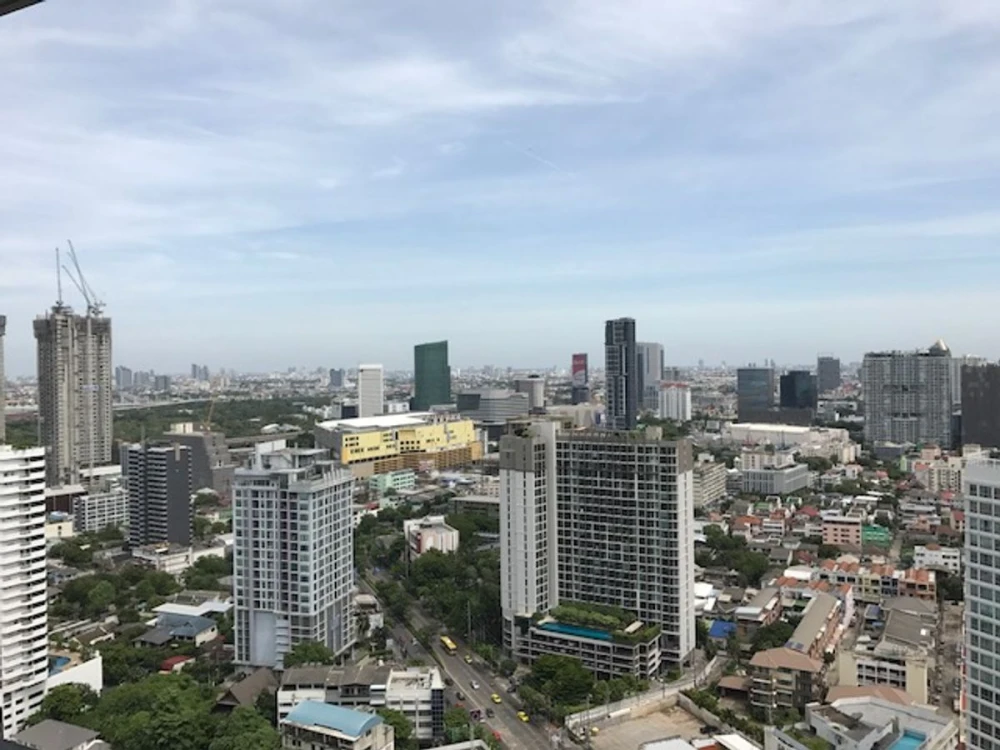 ขายด่วน!! คอนโด ดิ อิสสระ ลาดพร้าว ชั้น 33 คอนโดสวย ทำเลดี เดินทางสะดวก รีบจองเลย!!
