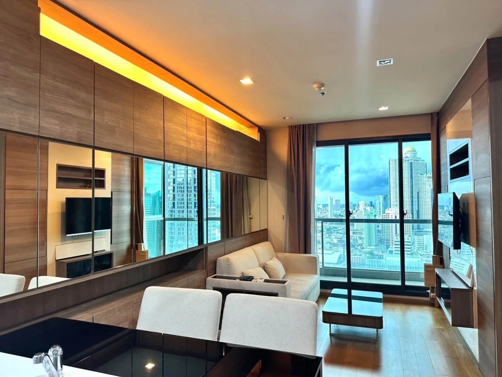 ขายด่วน!! คอนโด ดิ แอดเดรส สาทร ห้องเลขที่ 98/521 ชั้น 36 เฟอร์ครบ Built in ครบ อย่ารอช้า จองเลย!!