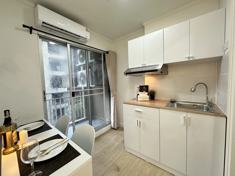 ห้องสวย รีโนเวท ใหม่หมด รีบจองก่อนพลาด ลุมพินี วิลล์ ลาซาล-แบริ่ง ชั้น 4 ตึก C ห้องสวย เฟอร์นิเจอร์ใหม่หมด