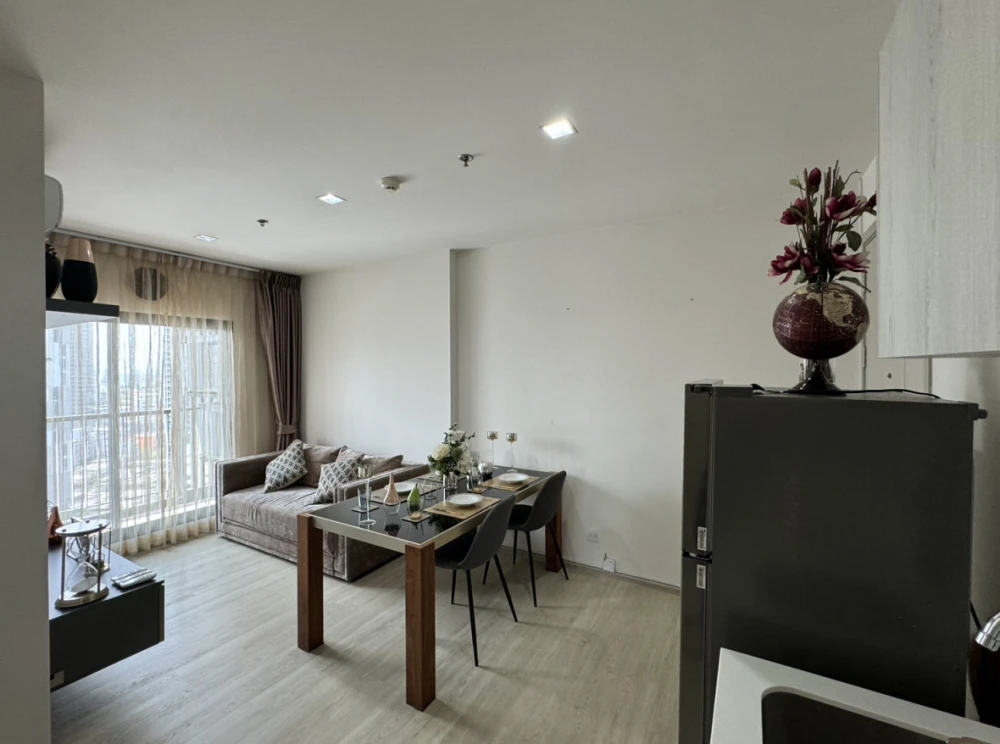 ขายด่วน!! คอนโด ไลฟ์ สุขุมวิท 48 ชั้น 12A ตึก N ห้องสวย เฟอร์นิเจอร์ครบพร้อมอยู่ ห้ามพลาด!!