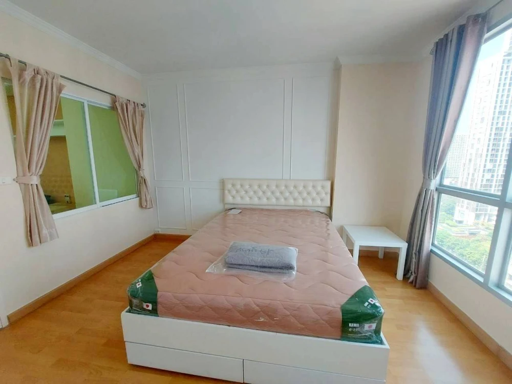 ขายด่วน!! คอนโด ไลฟ์ แอท พหลฯ-อารีย์ ห้องเพิ่ง Renovateใหม่ พร้อมเข้าอยู่ ห้ามพลาด!!