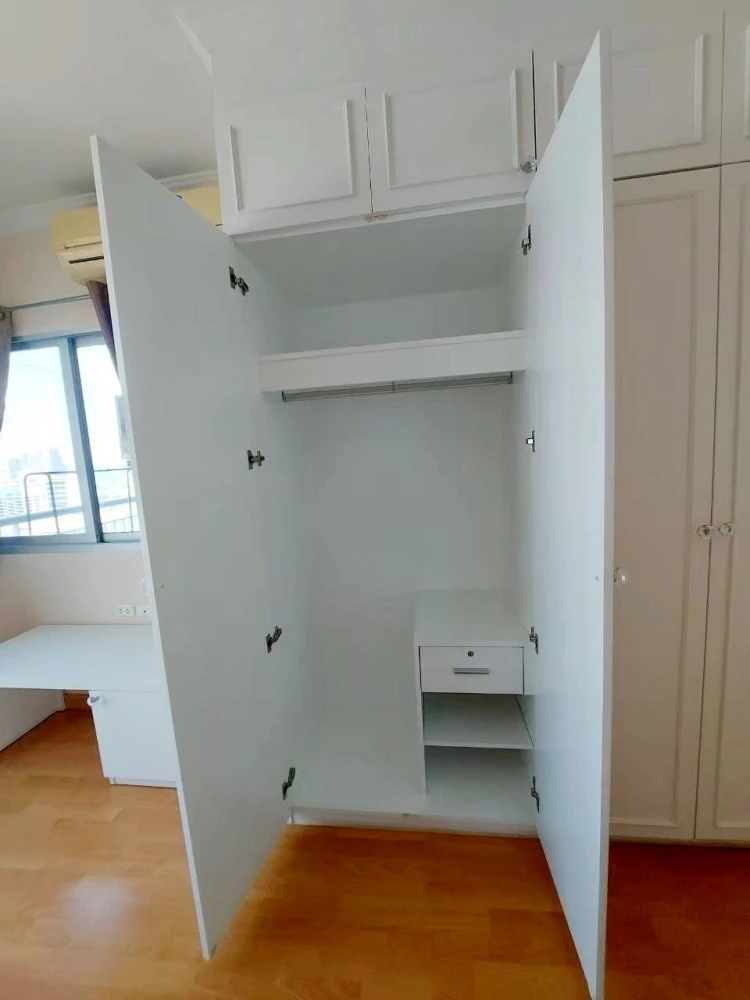 ขายด่วน!! คอนโด ไลฟ์ แอท พหลฯ-อารีย์ ห้องเพิ่ง Renovateใหม่ พร้อมเข้าอยู่ ห้ามพลาด!!