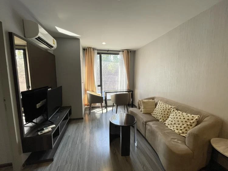 ขายด่วน!! คอนโด ไอดีโอ โมบิ สุขุมวิท 40 ชั้น 2 ห้องสวย ตกแต่งเฟอร์นิเจอร์ครบ พร้อมเข้าอยู่ รีบจองเลย!!
