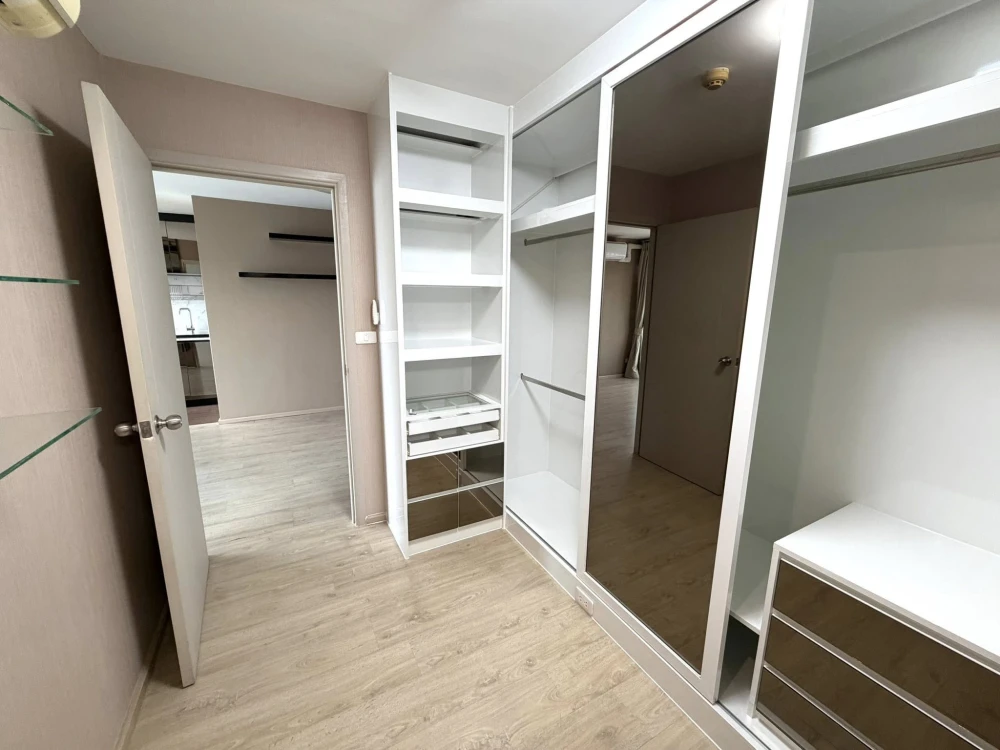 ขายด่วนๆ คอนโด Elio del ray ห้องน่าอยู่ บิ้วอินท์อย่างดี ราคาอย่างโดน มาเป็นเจ้าของได้แล้ววันนี้ อย่ารอช้า