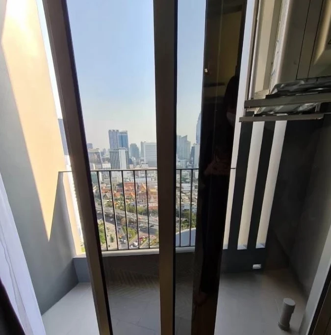 ขายด่วนๆ คอนโด Triple Y Residence ชั้น 25 ได้วิวสูง สิ่งอำนวยความสะดวกครบ ลากกระเป๋าเข้าอยู่ได้เลย