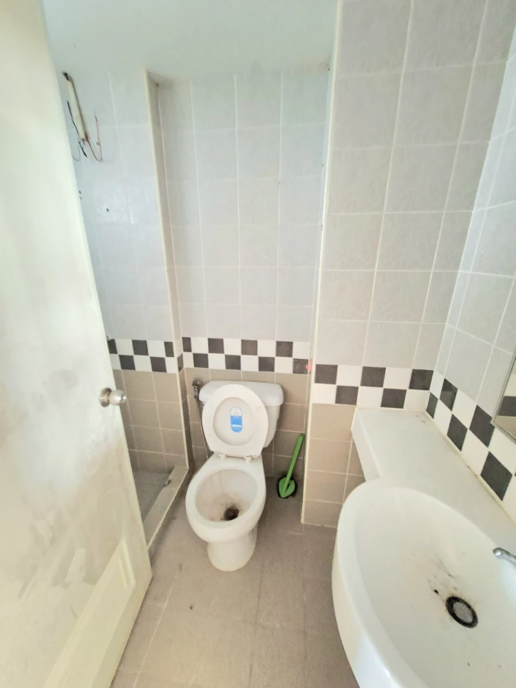 ขายด่วนๆ ลุมพินี คอนโดทาวน์ รัตนาธิเบศร์ ห้องเปล่า ราคาไม่แรง สายแต่งห้องบอกเลยว่าห้ามพลาด