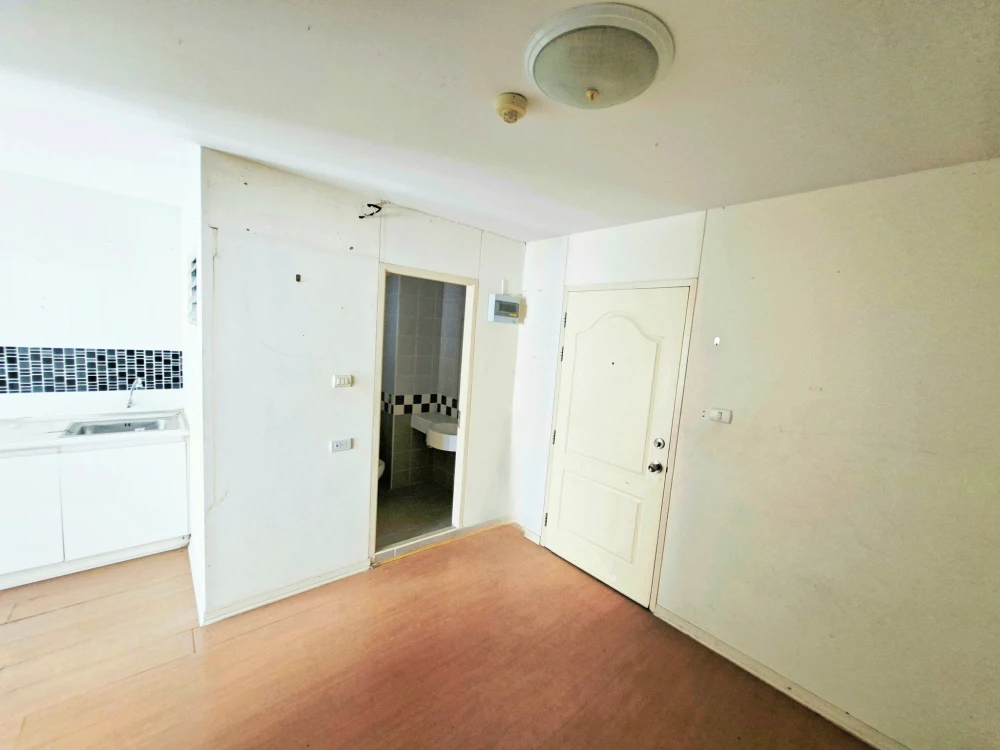 ขายด่วนๆ ลุมพินี คอนโดทาวน์ รัตนาธิเบศร์ ห้องเปล่า ราคาไม่แรง สายแต่งห้องบอกเลยว่าห้ามพลาด