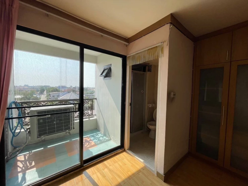 ขายด่วนๆ Champs Elysees Chaengwattana ห้องกว้างขวาง พื้นที่ใช้สอยจุใจ ราคาจับต้องได้ คุณต้องห้ามพลาด