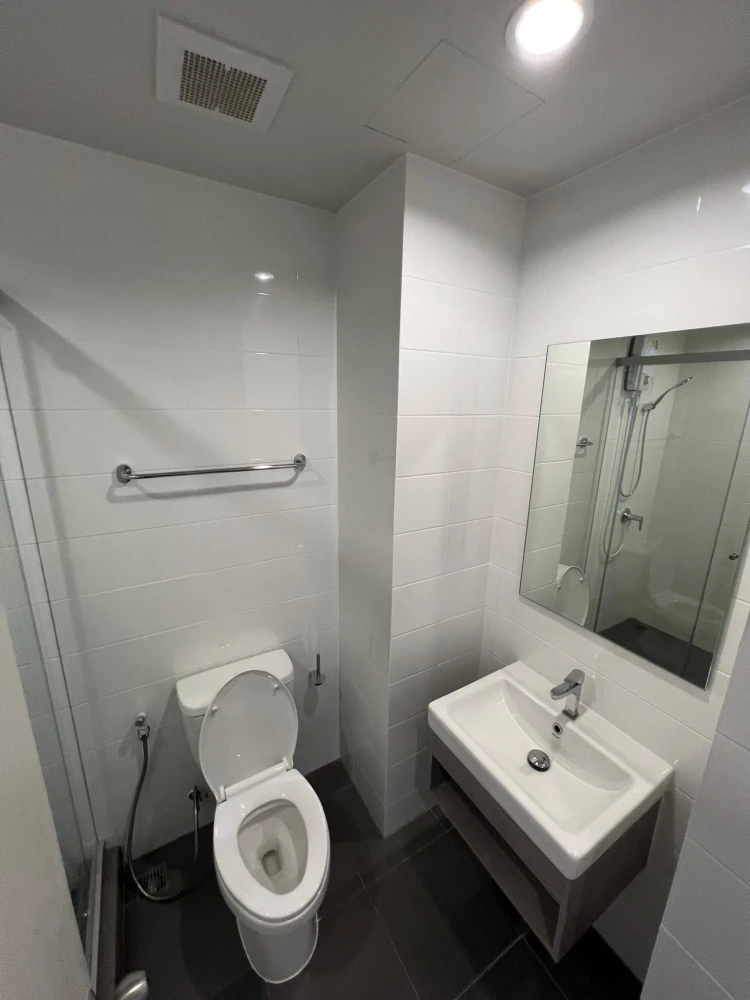 ขายด่วนๆ Common TU ห้องพร้อมอยู่ สิ่งอำนวยความสะดวกครบ ราคาอย่างโดน มาจับมาจองเป็นเจ้าของได้แล้ว