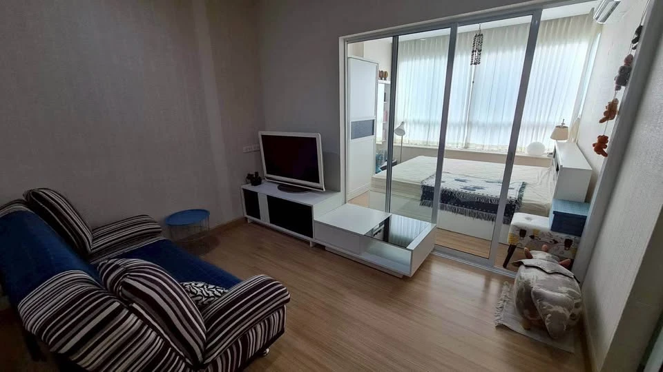 Urgent sale! HAPPY CONDO Ladprao 101. Well-partitioned rooms with separate zones. Great value! Book now!