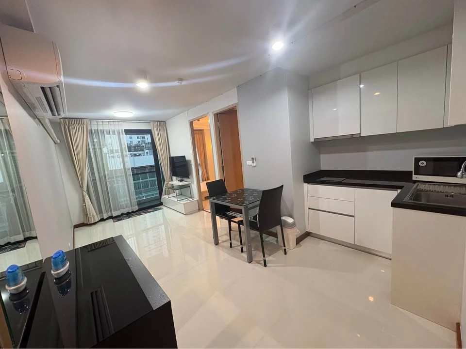 ขายด่วนๆ Le Cote Sukhumvit 14 ห้องพร้อมอยู่ เฟอร์ เครื่องใช้ไฟฟ้าครบ มาจับมาจองได้แล้ววันนี้ อย่าพลาด