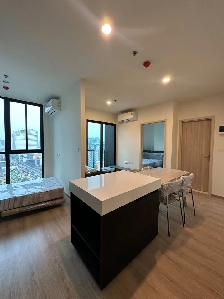 ขายด่วนๆ Noble Nue R9 ตึก R ชั้น 15 ไม่เตี้ยและไม่สูงเกินไป ที่สำคัญ วิวหน้าต่างปลอดโปร่ง ไม่โดนบล็อค จองเลย