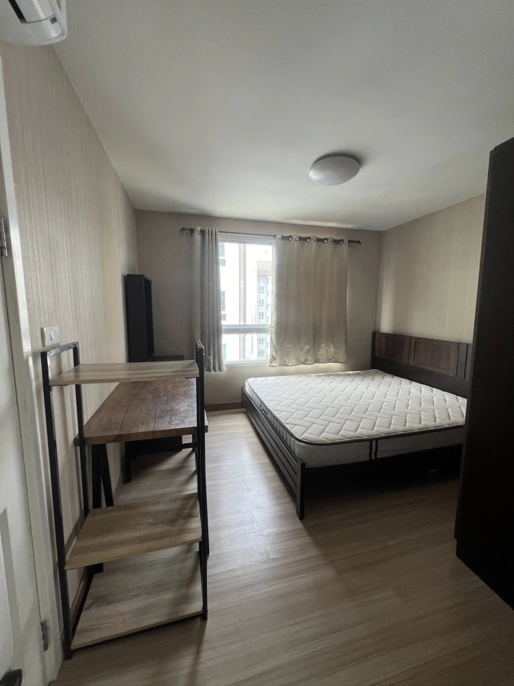 Urgent sale! Plum Condo Paholyothin 89, corner unit, very private. Amazing price! Own it today!