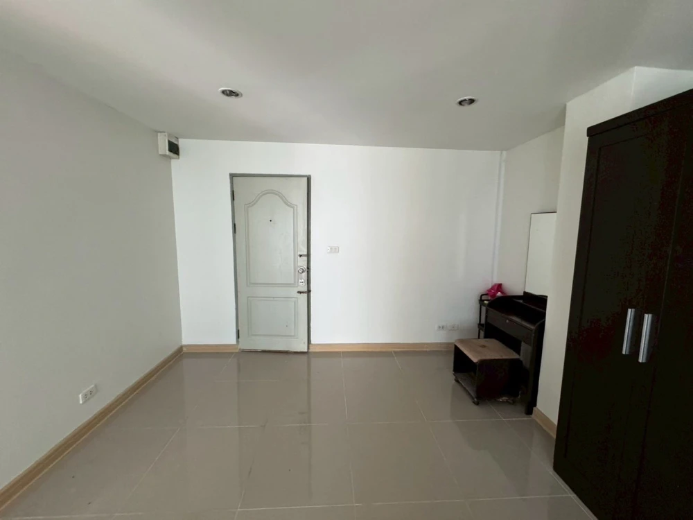 ขายด่วนๆ Regent Home Phaholyothin 57 Phase 3 ห้องพร้อมอยู่ ราคาไม่แรง รีบมาจับจองเป็นเจ้าของได้แล้ววันนี้