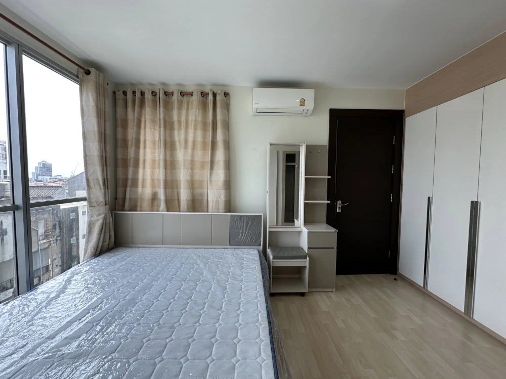 ขายด่วนๆ Rhythm Ratchada Condo ห้องเงียบ เป็นส่วนตัว วิวโล่ง ห้องนั่งเล่นกว้าง แบ่งสัดส่วนชัดเจน ซื้อเลย