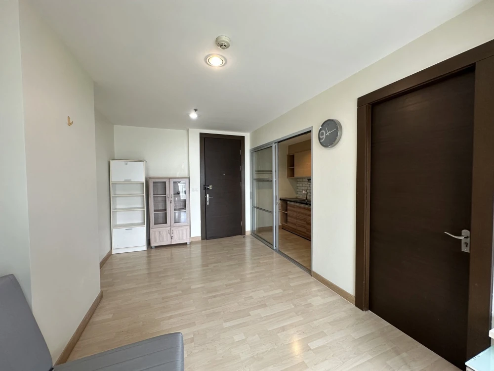 ขายด่วนๆ Rhythm Ratchada Condo ห้องเงียบ เป็นส่วนตัว วิวโล่ง ห้องนั่งเล่นกว้าง แบ่งสัดส่วนชัดเจน ซื้อเลย