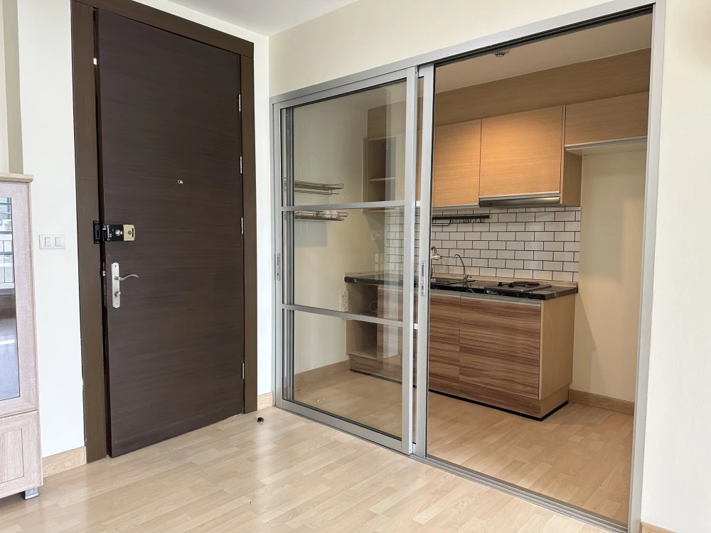 ขายด่วนๆ Rhythm Ratchada Condo ห้องเงียบ เป็นส่วนตัว วิวโล่ง ห้องนั่งเล่นกว้าง แบ่งสัดส่วนชัดเจน ซื้อเลย
