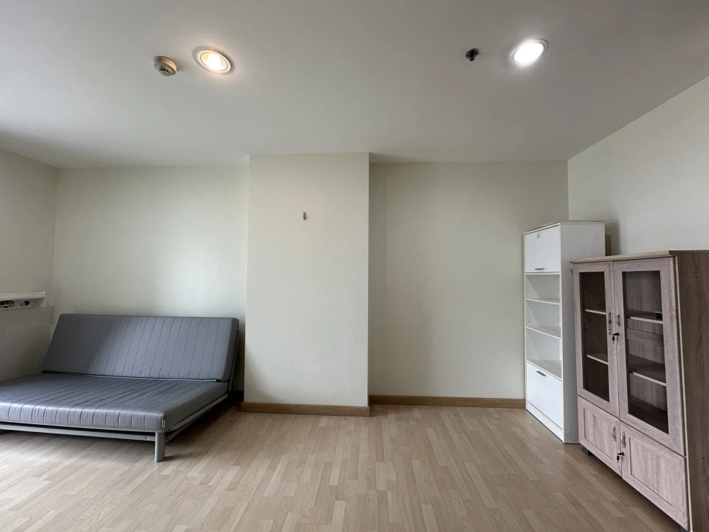 ขายด่วนๆ Rhythm Ratchada Condo ห้องเงียบ เป็นส่วนตัว วิวโล่ง ห้องนั่งเล่นกว้าง แบ่งสัดส่วนชัดเจน ซื้อเลย