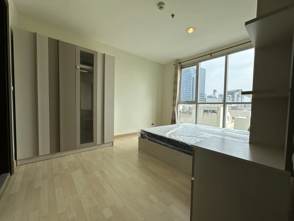 ขายด่วนๆ Rhythm Ratchada Condo ห้องเงียบ เป็นส่วนตัว วิวโล่ง ห้องนั่งเล่นกว้าง แบ่งสัดส่วนชัดเจน ซื้อเลย