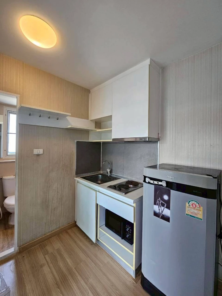 ขายด่วนๆ Rill Condo Rangsit ห้องพร้อมอยู่ เฟอร์ เครื่องใช้ไฟฟ้าครบ มาแต่ตัวเข้าอยู่ได้เลย