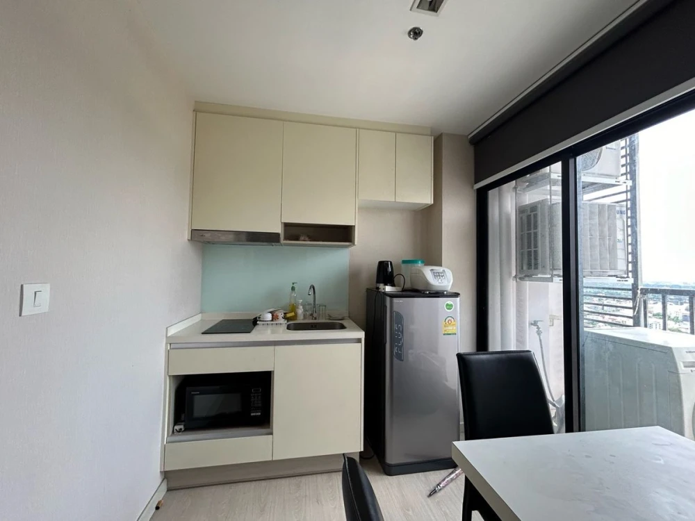 ขายด่วน Skyline Rattanathibet ชั้น 29 ห้องแยกเป็นสัดส่วน แต่งครบ จองเลย ด่วนๆ