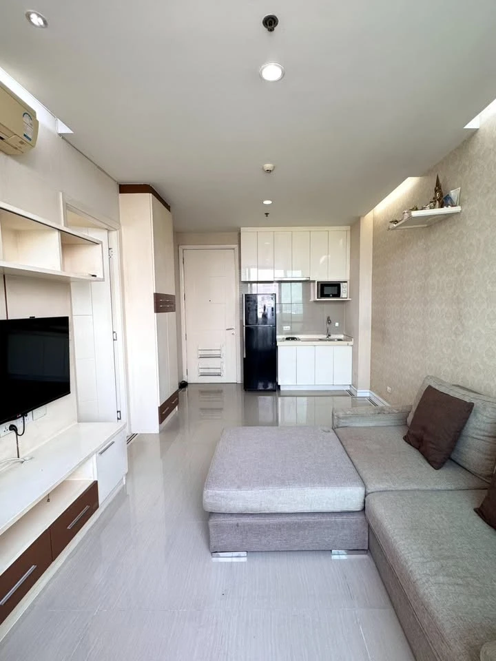 ขายด่วนๆ TC Green พระราม 9  ห้องแต่งครบ เฟอร์ Built-in อย่างดี รีบมาจองได้แล้ววันนี้ อย่าพลาด